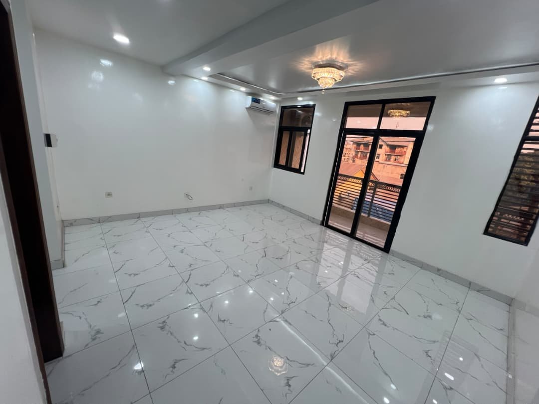 Plusieurs appartements nouvellement construits à kintambo